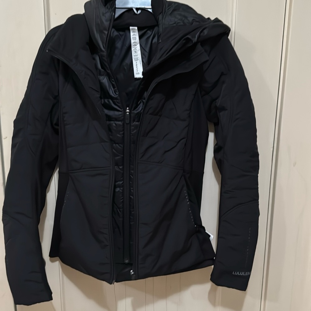 Lululemon “Down for it All” women’s jacket, size 8. NWT